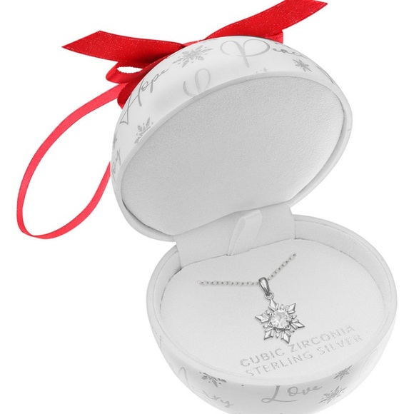 Jewelry - Sterling Silver Cubic Zirconium Snowflake Necklace